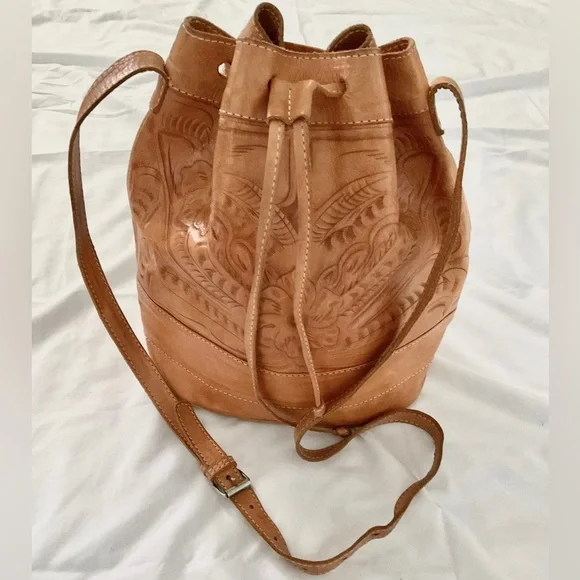 Y2K Vintage Cute Leather Bucket Style Bag, Hand Made In Paraguay - Picture 12 of 14